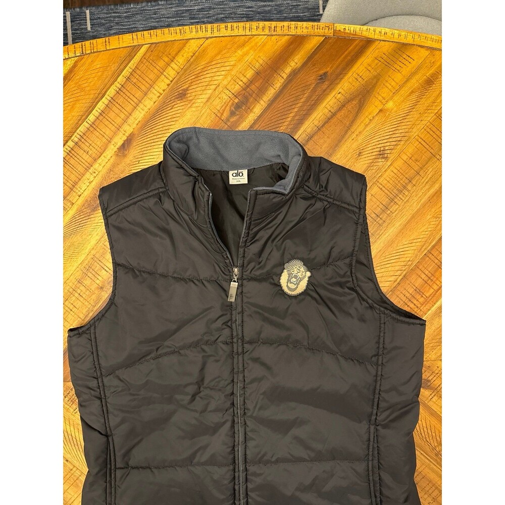 Alo Yoga Vintage Black Puffer Vest Unisex XXL Lion San Diego Zoo Ambassador